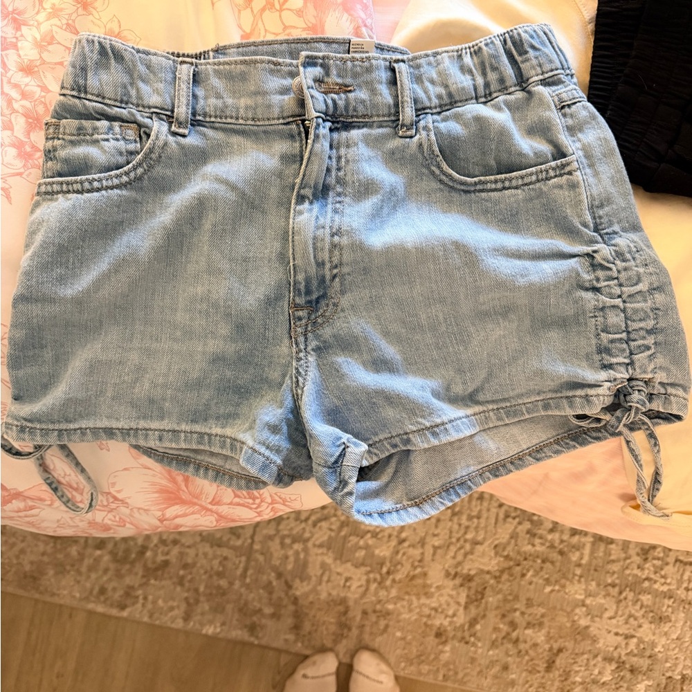 Forever 21 light wash denim shorts